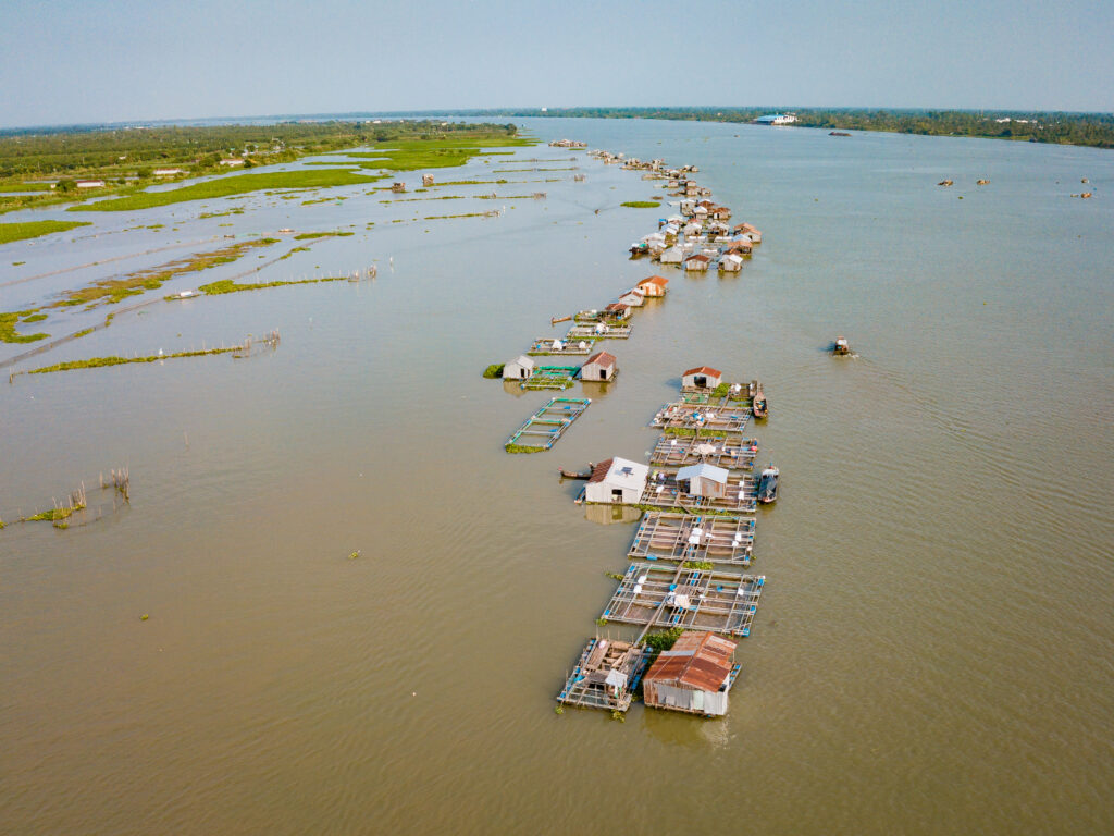 This image has an empty alt attribute; its file name is heritage-line-mekong-excursion-floating-villages_49536800677_o-1024x768.jpg