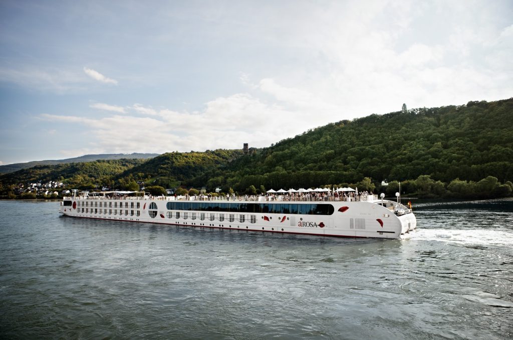 europe river cruises christmas 2023